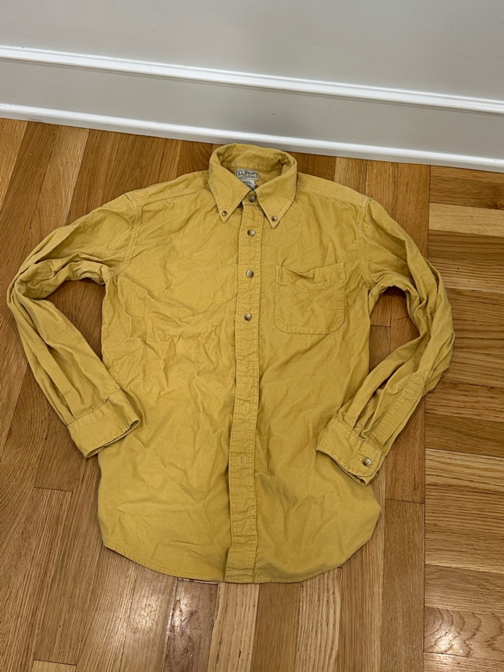 LL Bean Yellow corduroy men’s button down Medium preppy Gorpcore